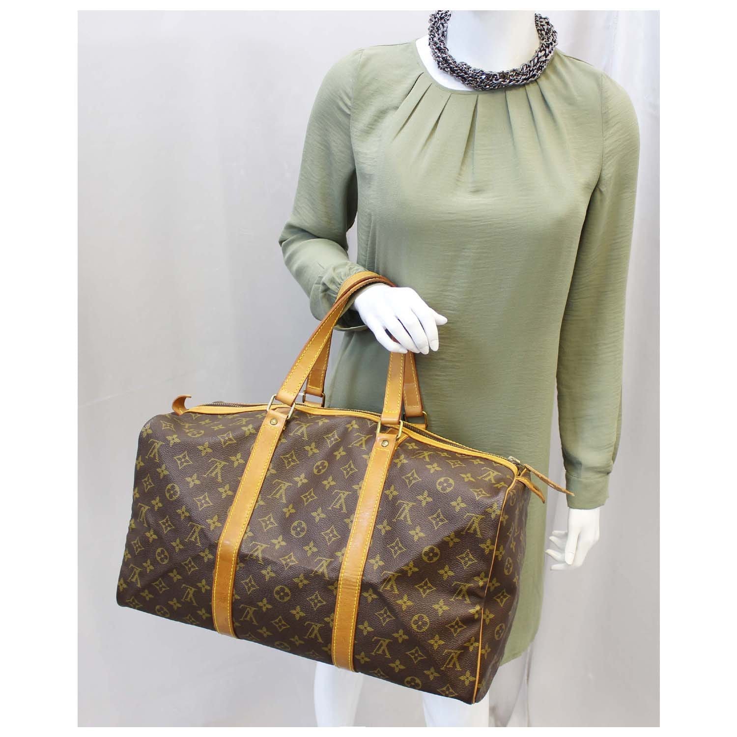 Sac souple cloth handbag Louis Vuitton White in Cloth - 25367543
