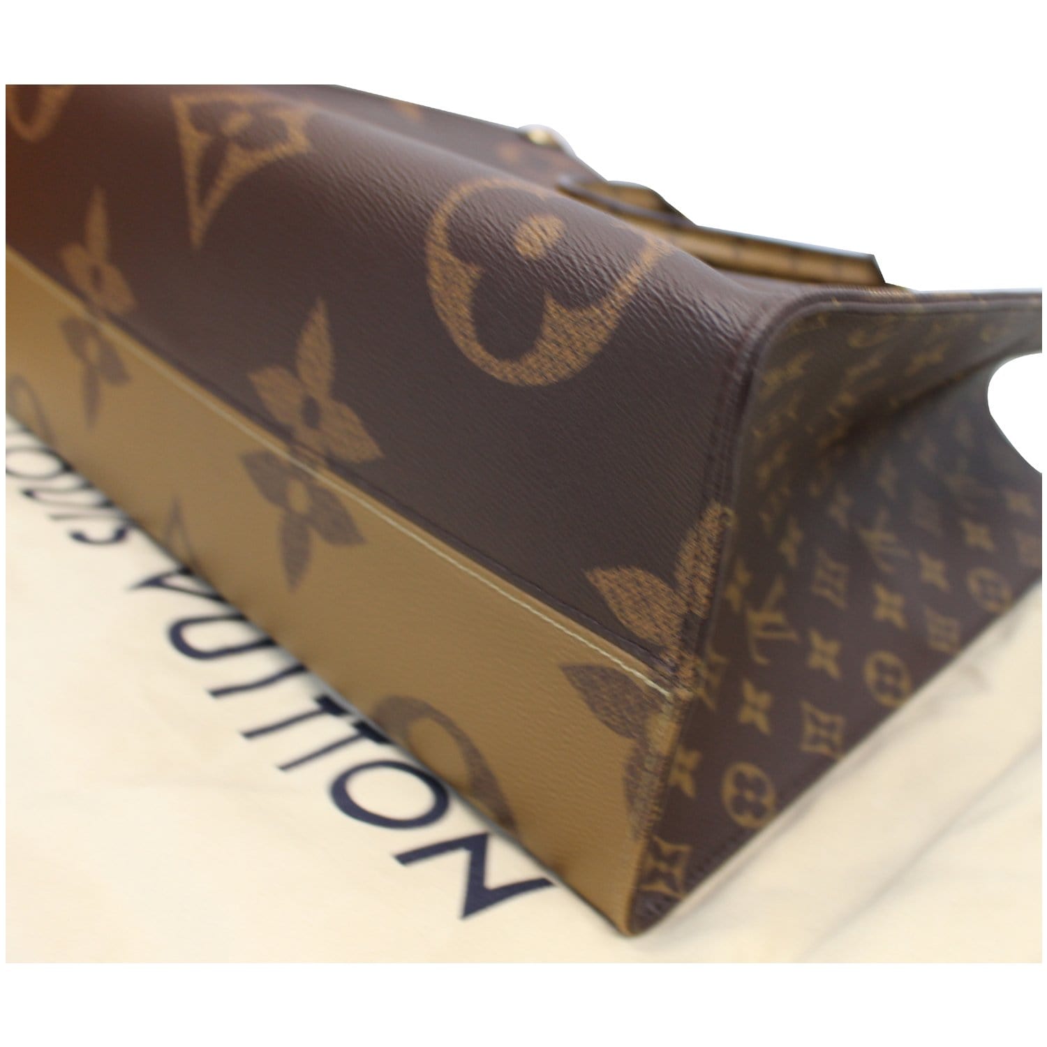 Louis Vuitton Brown Canvas Reverse Medium Giant Monogram Onthego Tote Bag  Louis Vuitton