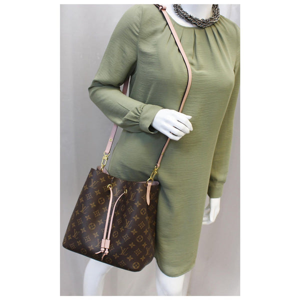 LOUIS VUITTON Neonoe Monogram Canvas Shoulder Bag Rose Ballerine