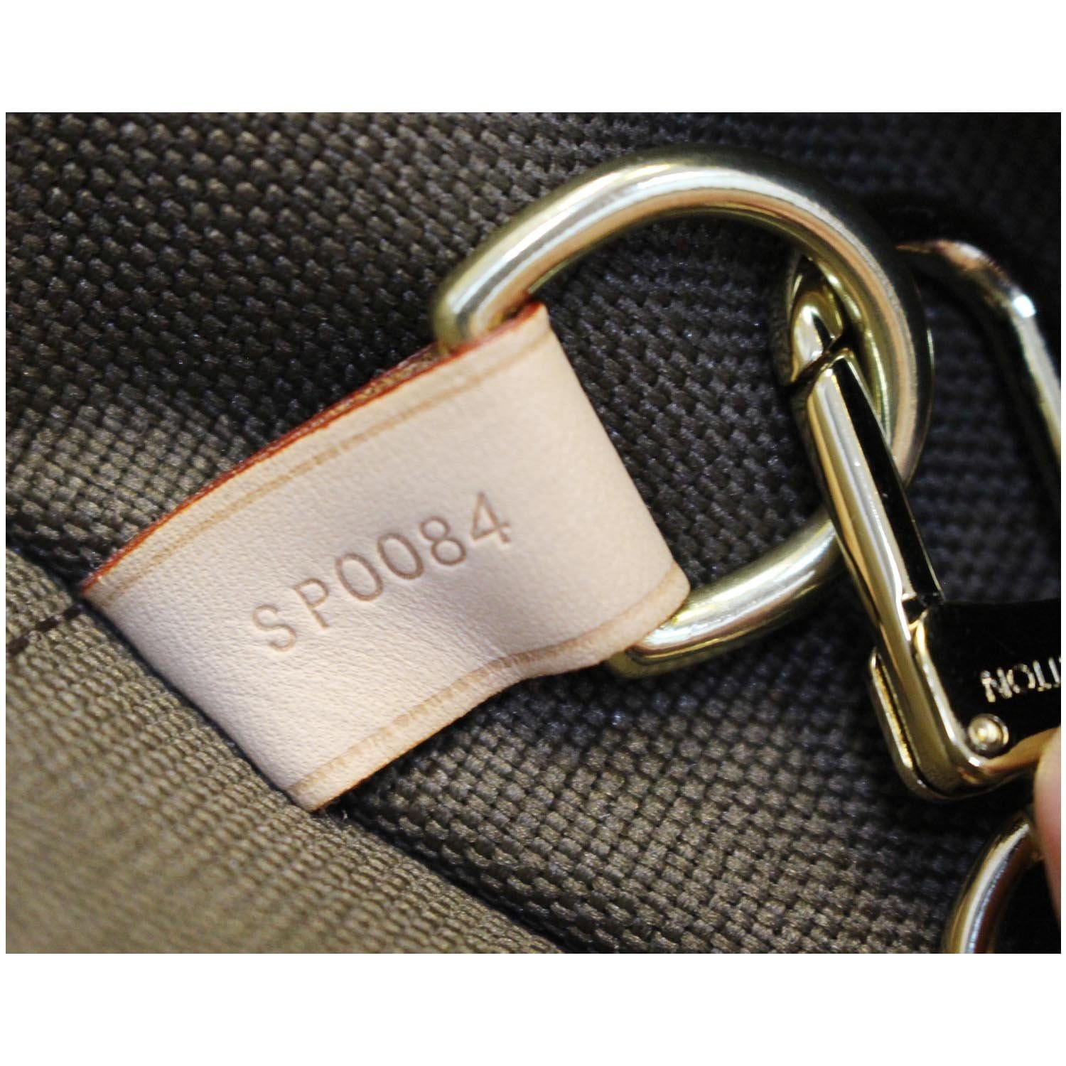 Louis Vuitton Taïga Gibeciere Garment Carrier w/ Strap - Brown