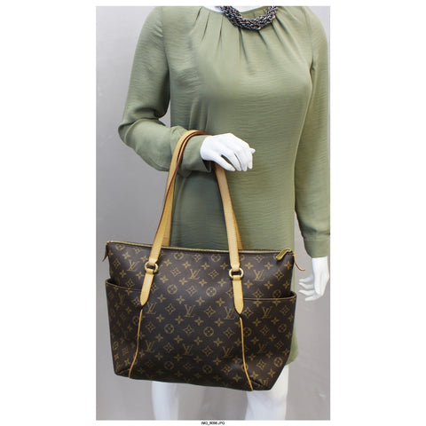 LOUIS VUITTON Totally MM Monogram Canvas Brown Tote Shoulder Bag