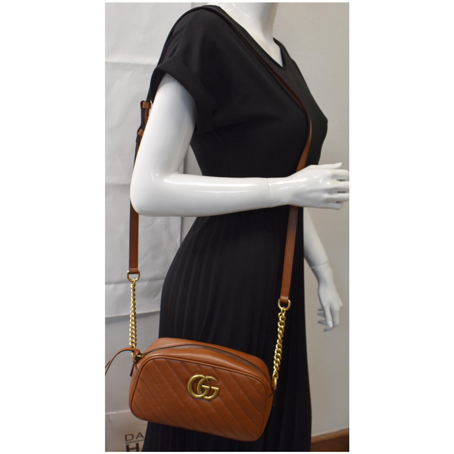 Gucci Marmont camera bag  Gucci handbags, Gucci marmont camera bag, Gucci  bag outfit