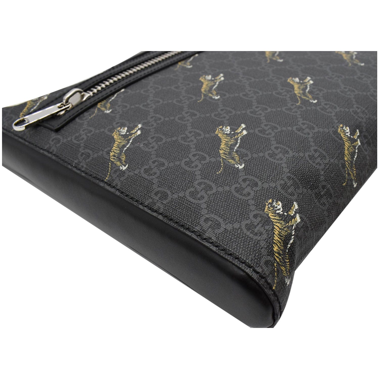 Gucci GG Supreme Bestiary Tigers Messenger Bag - Black Crossbody Bags,  Handbags - GUC1368175