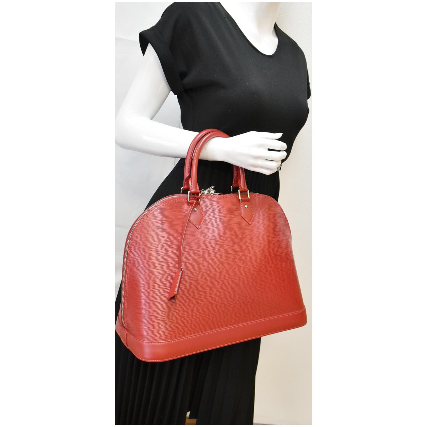 Louis Vuitton Bagatelle GM Red Epi Leather Shoulder Bag For Sale