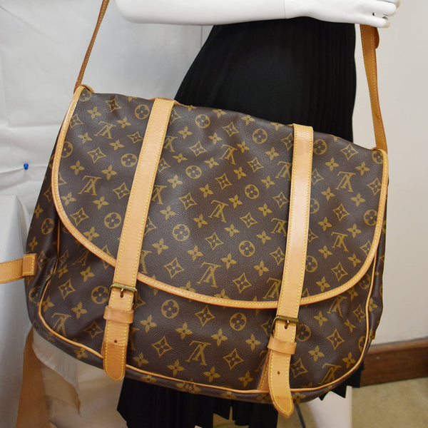 LOUIS VUITTON Saumur 43 XL Large Monogram Canvas Shoulder Bag Brown