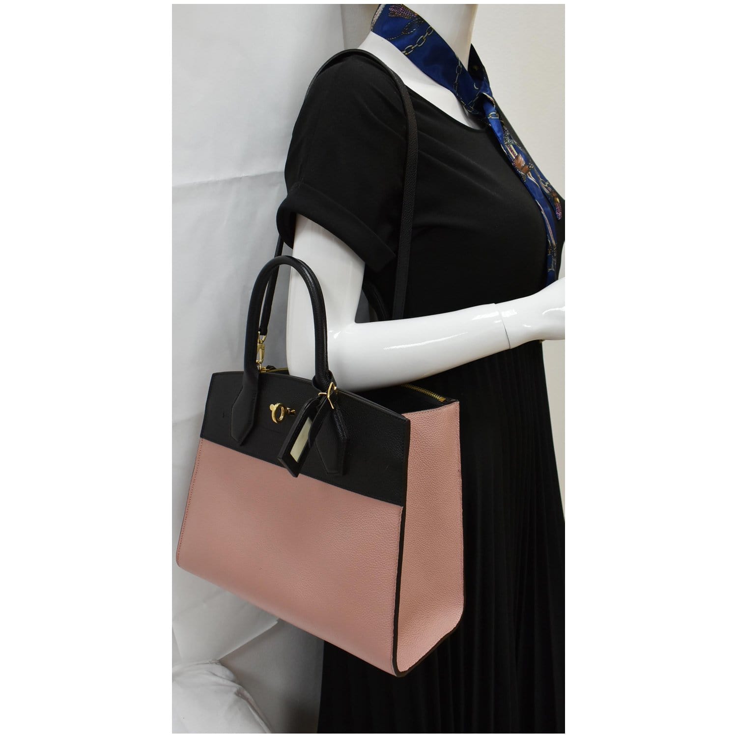who is louis Louis Vuitton City Steamer Mm Vintage Handbag  LODENFREY