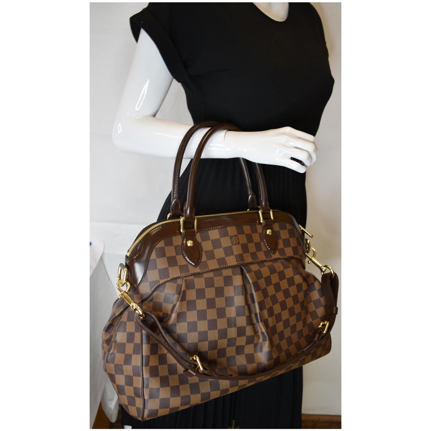 Louis Vuitton Damier Ebene Trevi GM - Brown Shoulder Bags, Handbags -  LOU717504