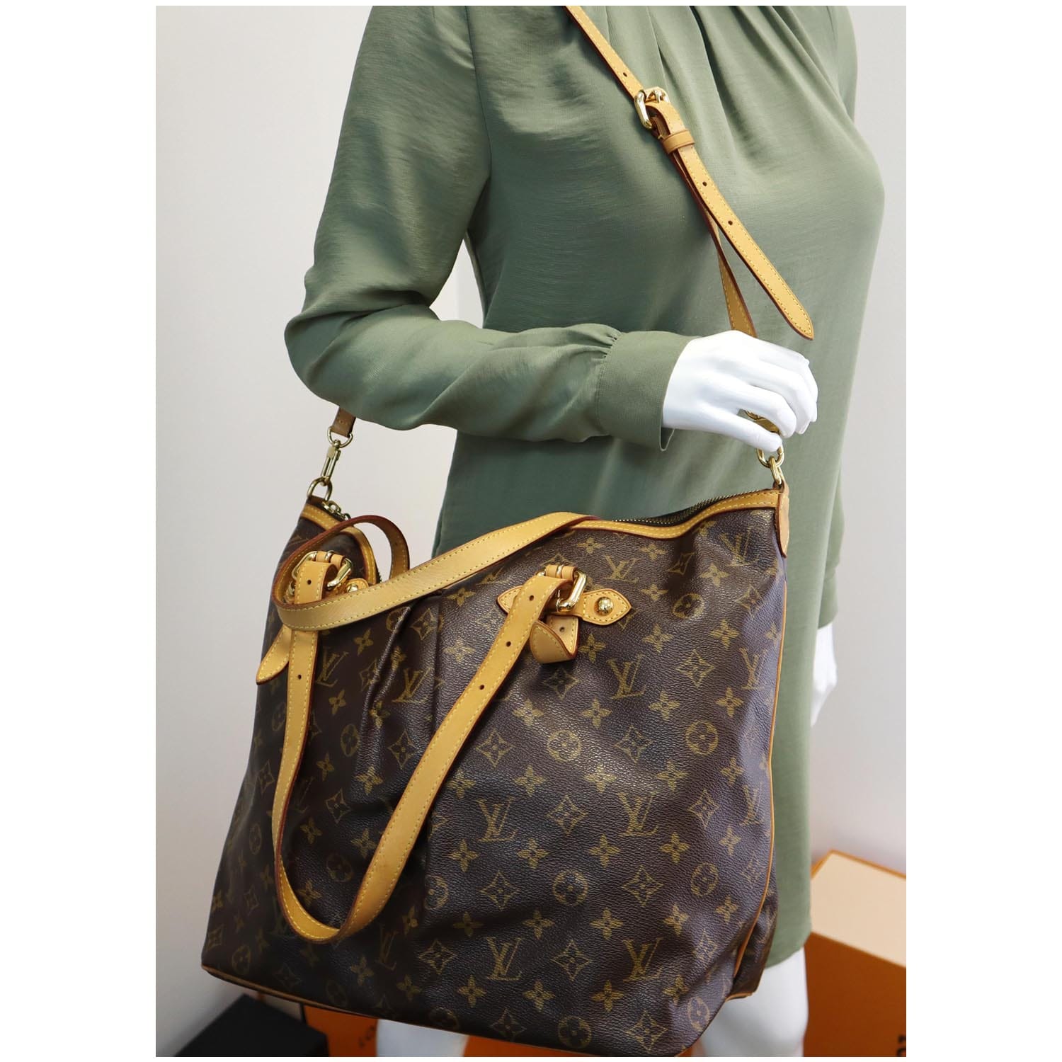 Louis Vuitton 2010 Pre-owned Palermo GM Tote Bag