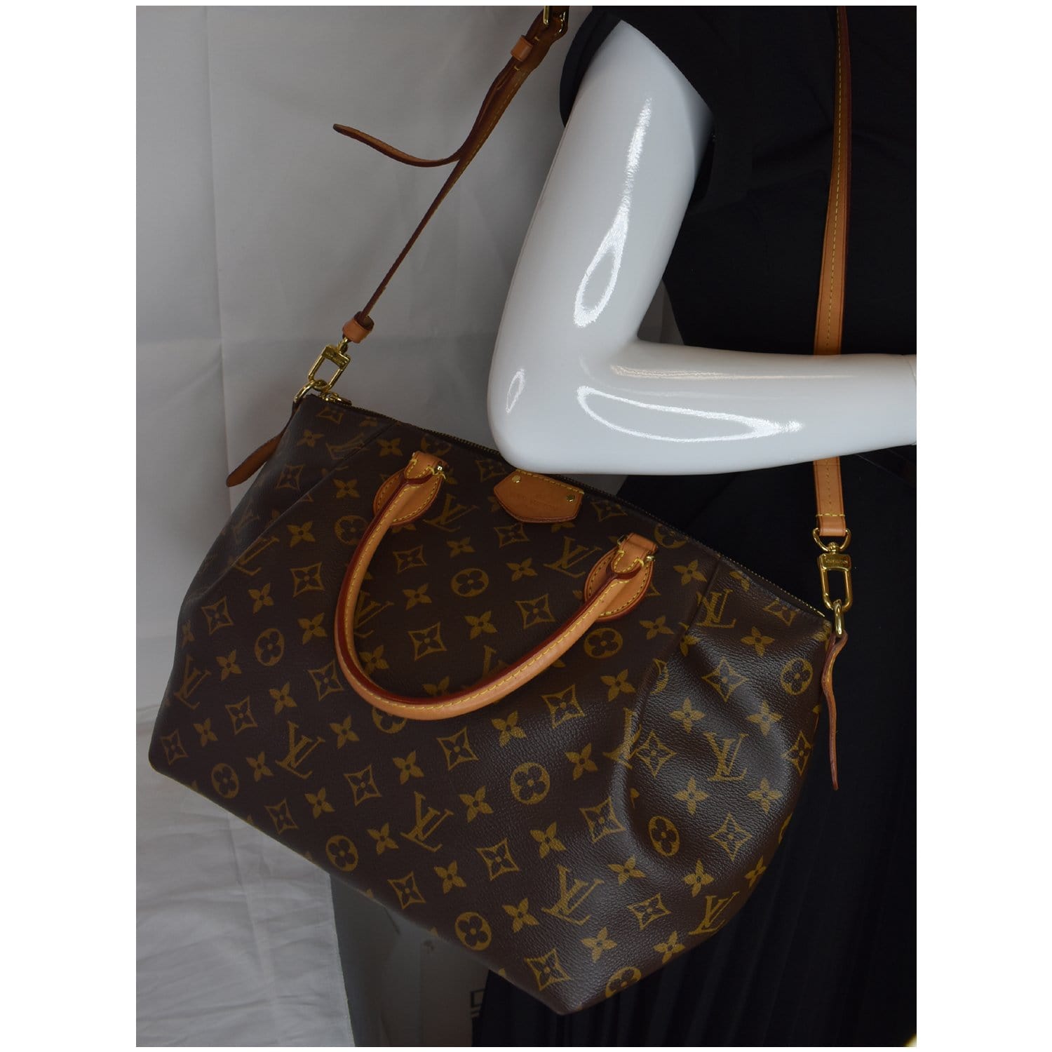 Louis Vuitton Turenne mm Monogram Canvas 2 Way Shoulder Bag Brown