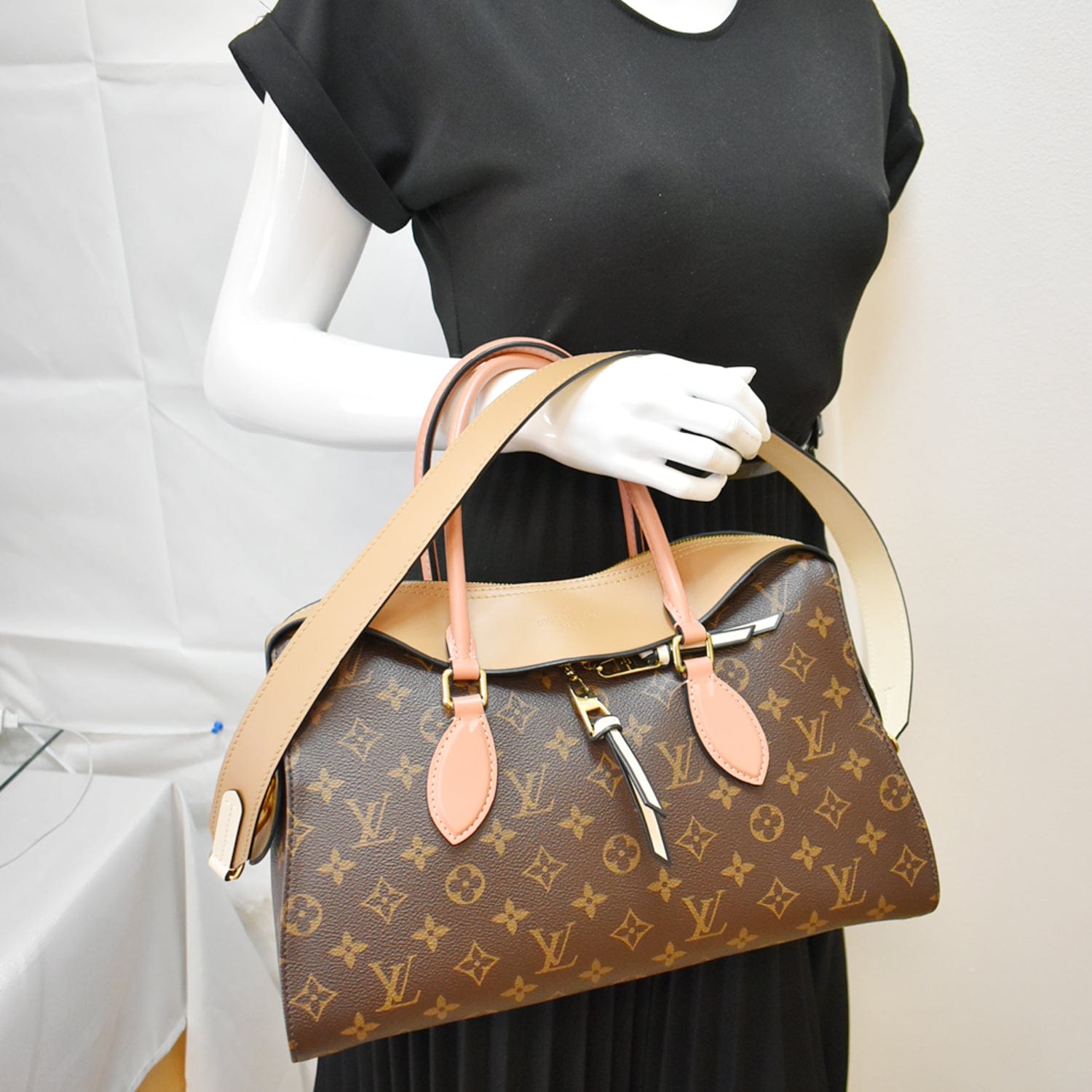 Louis Vuitton, Bags, Louis Vuitton Tuileries Clutch Bag