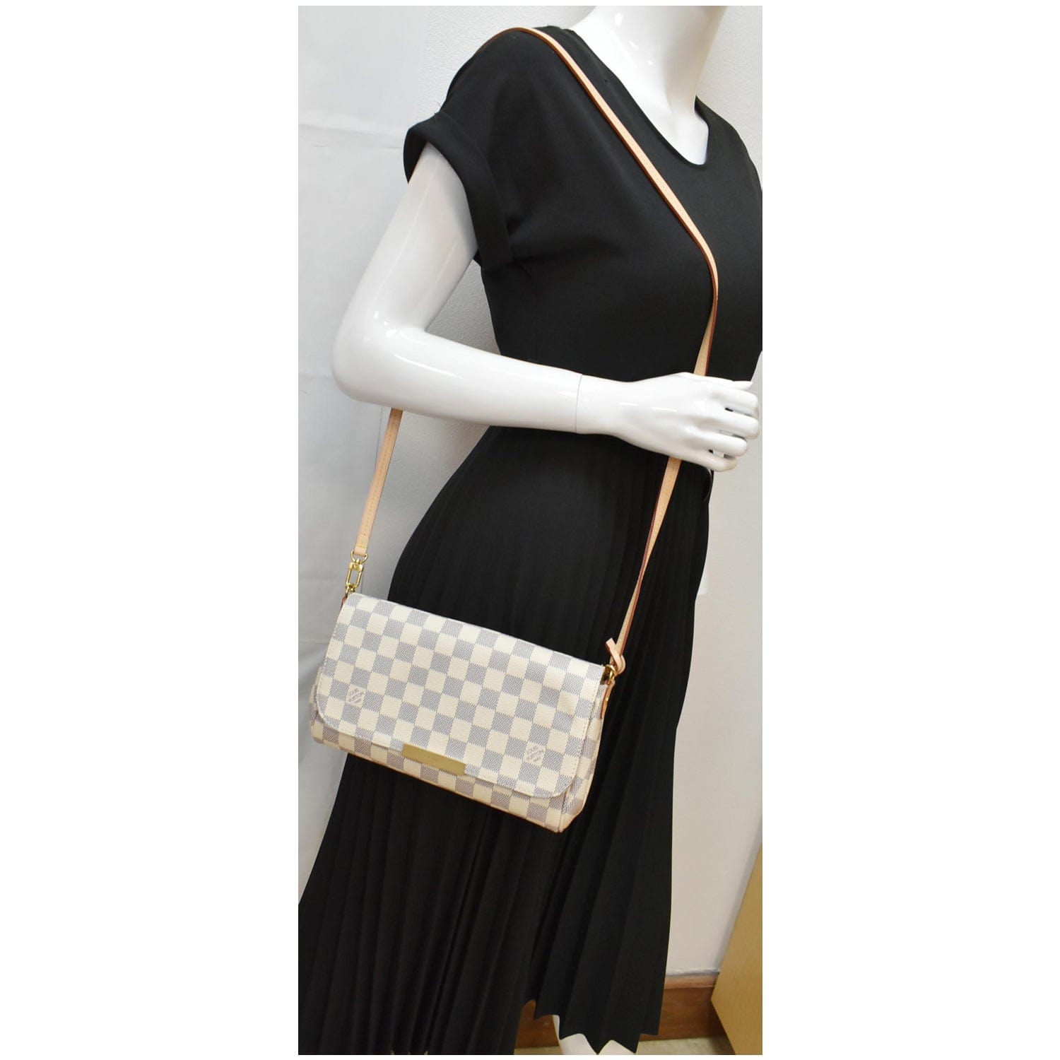 🔥NEW LOUIS VUITTON Favorite MM Damier Azur Pochette Crossbody Bag