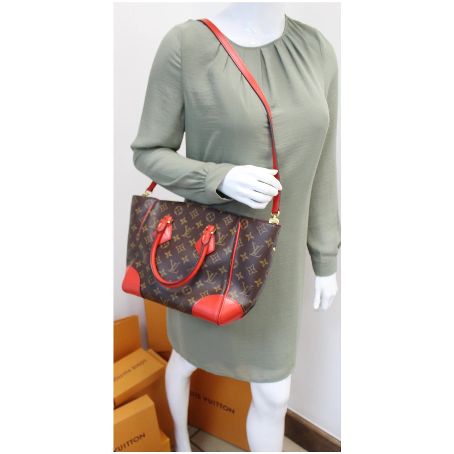 Phenix Phoenix Louis Vuitton bag Brown Cloth ref.156788 - Joli Closet