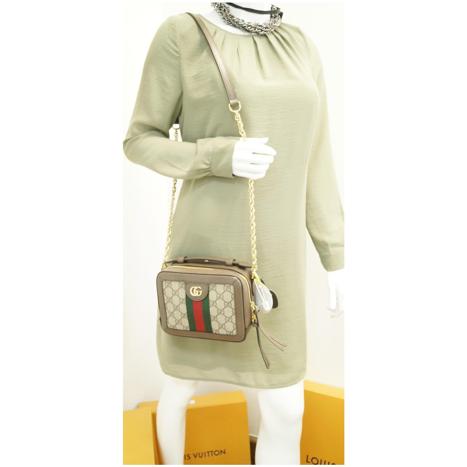 Gucci Attache medium shoulder bag in beige and ebony Supreme
