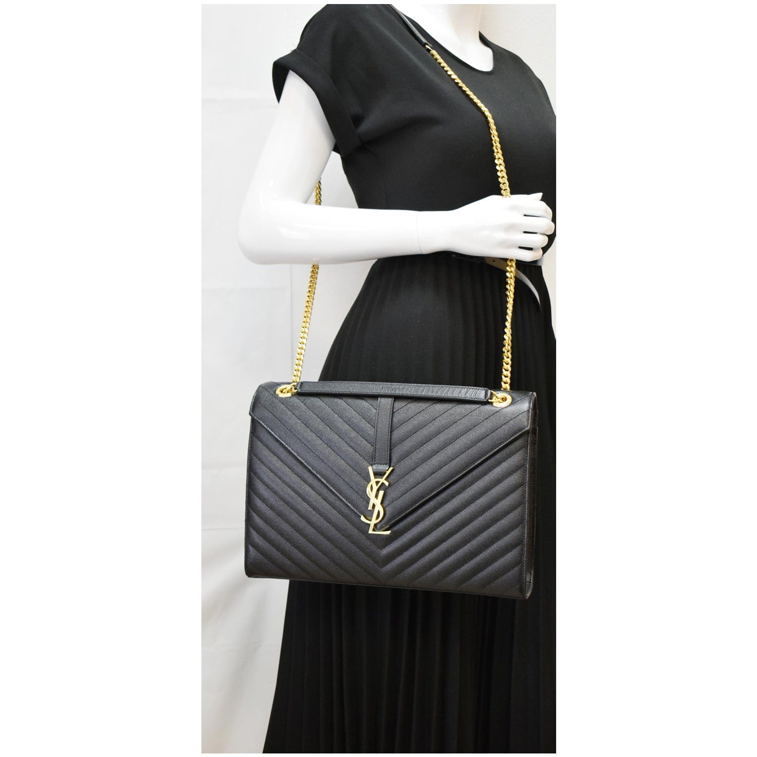 large envelope chain bag in black textured mixed matelassé leather