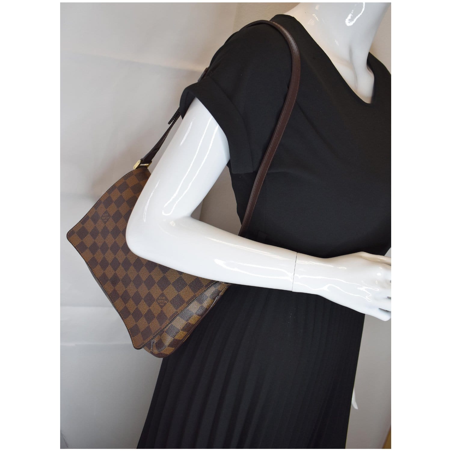 Louis Vuitton Musette Tango Damier N51302 – Timeless Vintage Company