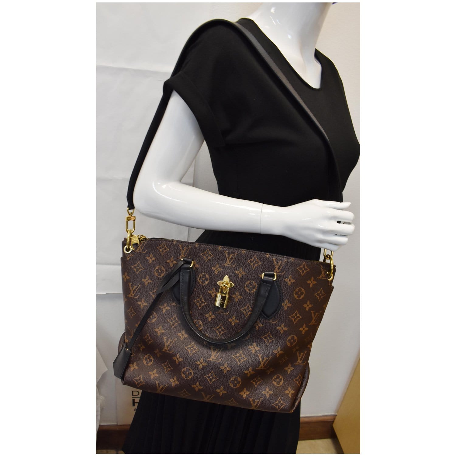 Louis Vuitton Monogram Canvas Flower Zipped Tote mm - Handbag | Pre-owned & Certified | used Second Hand | Unisex