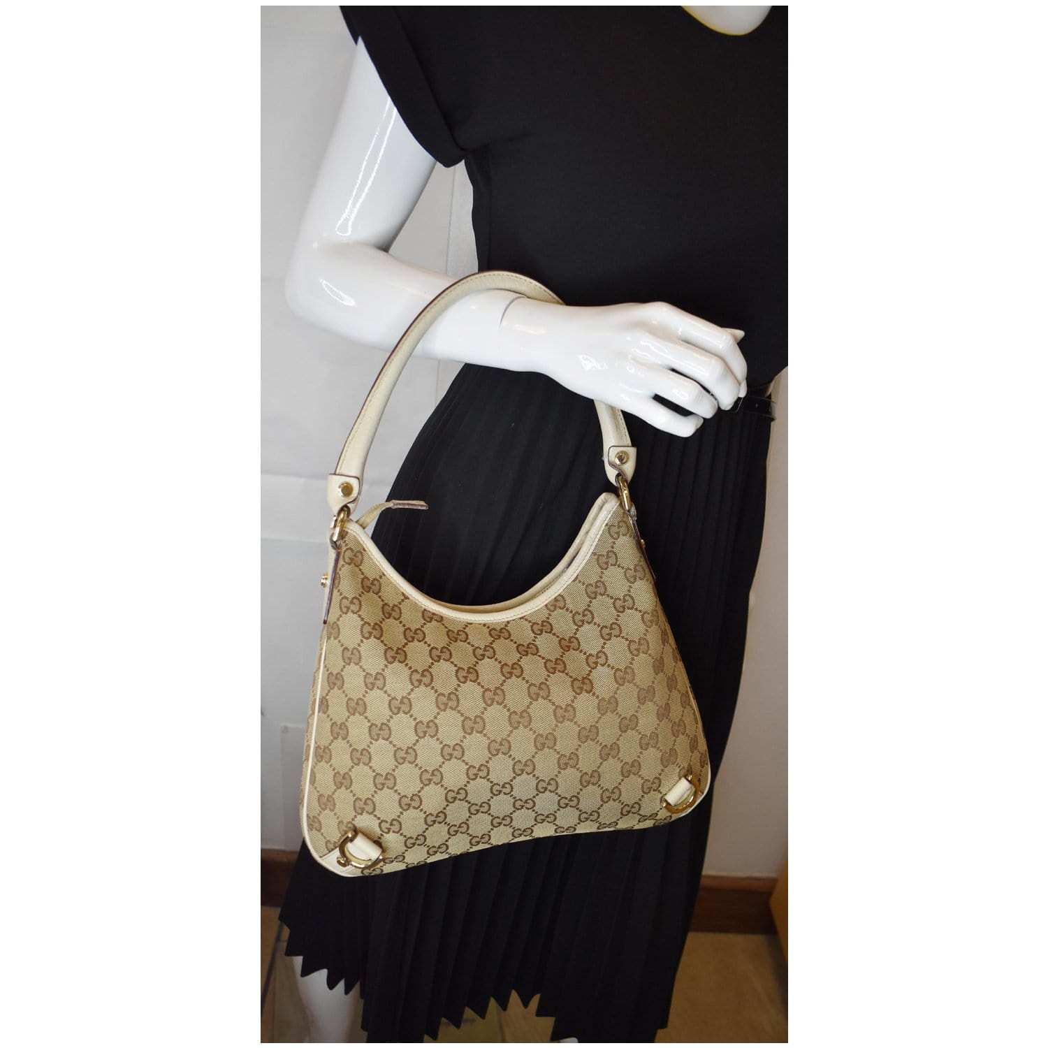 Gucci Nw Britt Hobo GG Canvas Medium Shoulder Hobo Handbag Vintage