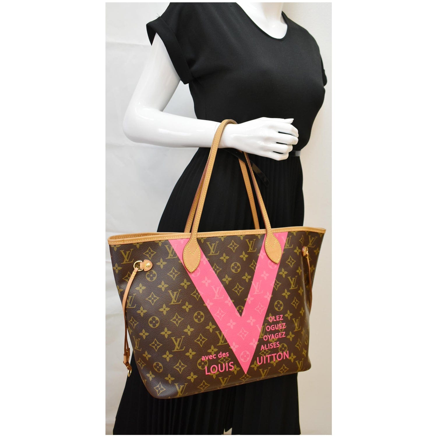 2015 Louis Vuitton Monogram Neverfull MM Shoulder Bag + POUCH