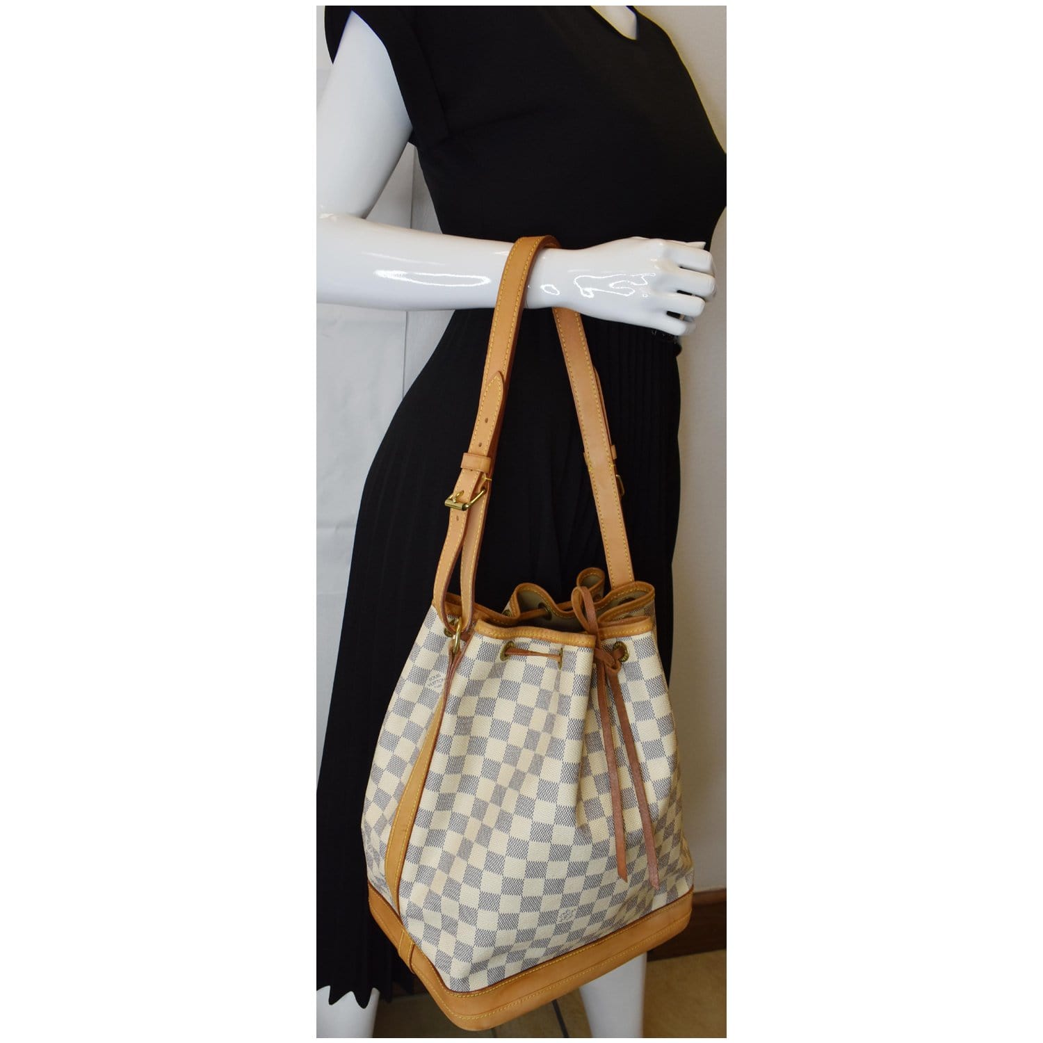 Louis Vuitton Damier Azur canvas 'Noe' Bucket Shoulder Bag