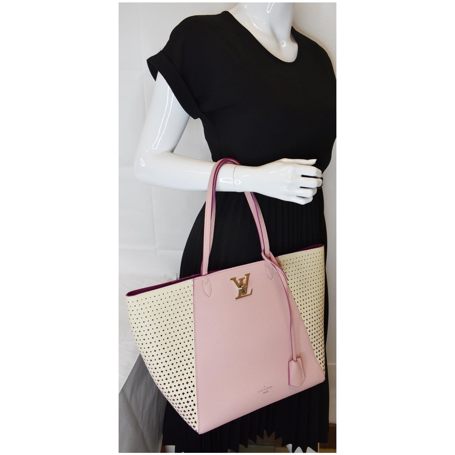LOUIS VUITTON Lockme Ever Shoulder bag in Pink Leather Louis Vuitton