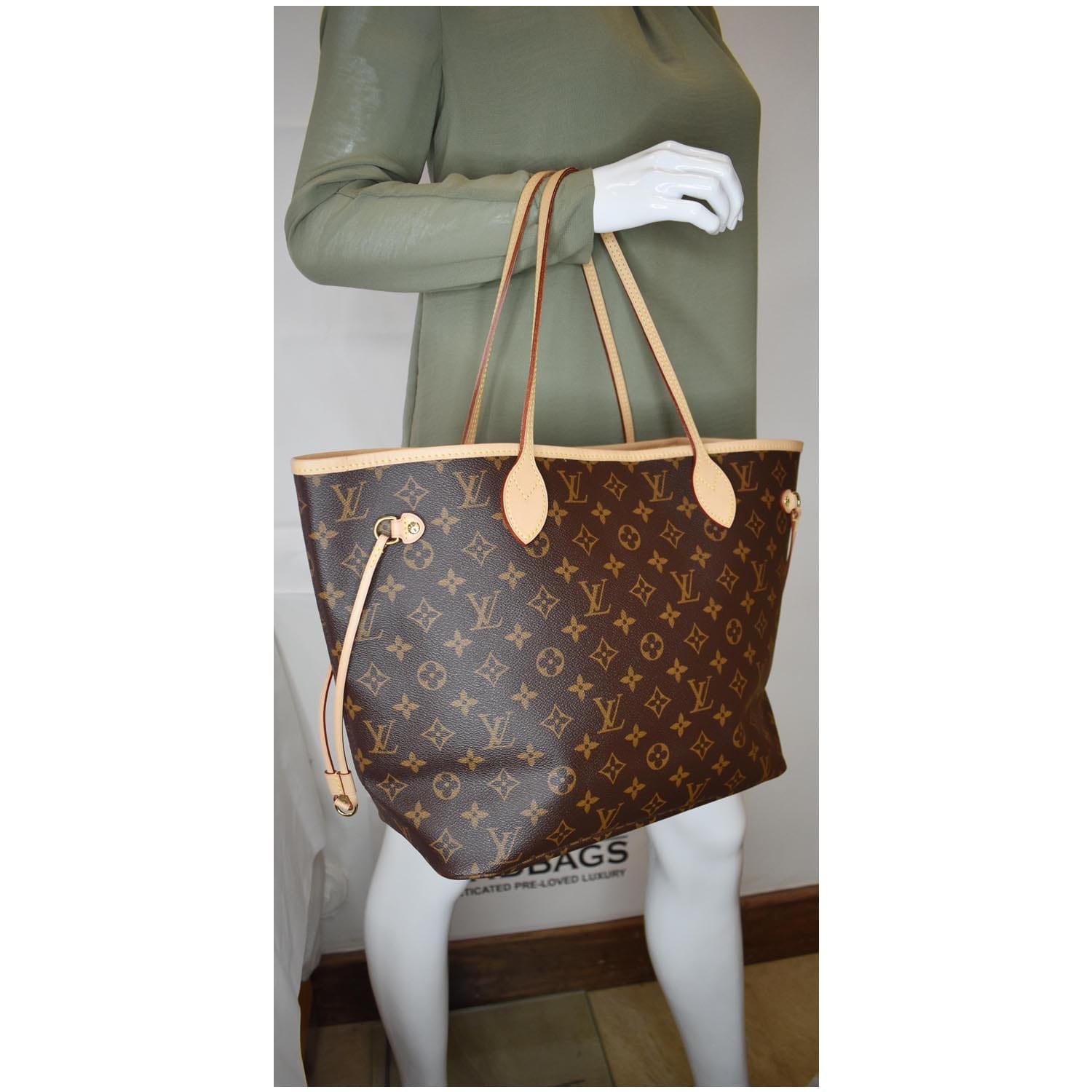 Louis Vuitton Neverfull MM Monogram Handbag/ Shoulder Bag 