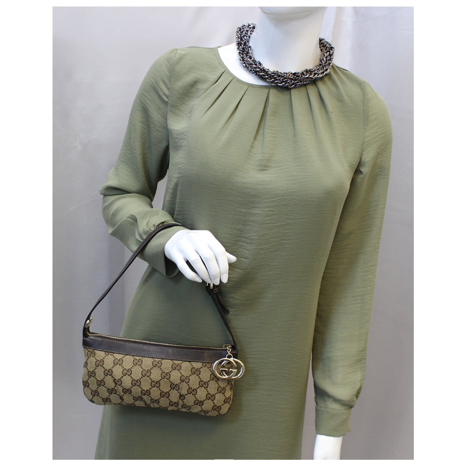 Gucci GG Canvas Shoulder Bag (SHG-25131) – LuxeDH