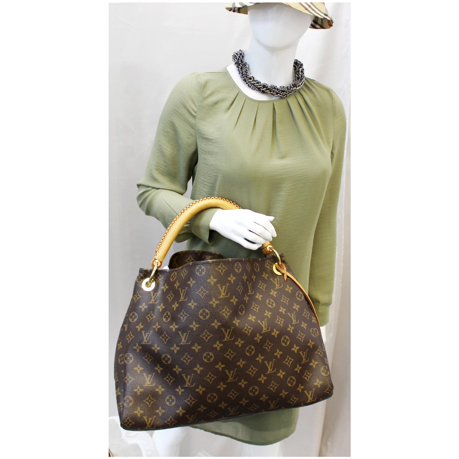 Buy Pre-owned & Brand new Luxury Louis Vuitton Montaigne MM Monogram Canvas  Handbag Online