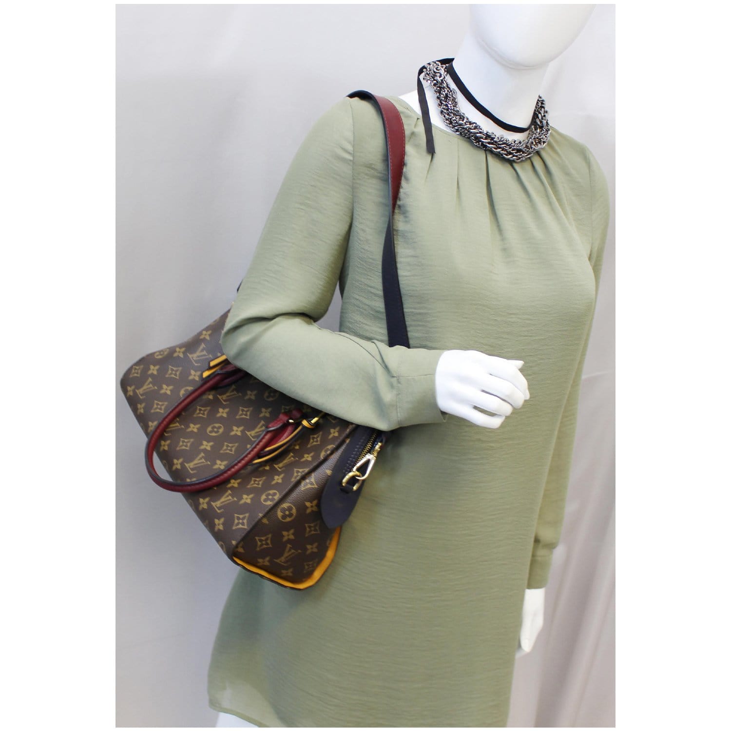 Tuileries cloth handbag Louis Vuitton Brown in Cloth - 31525306