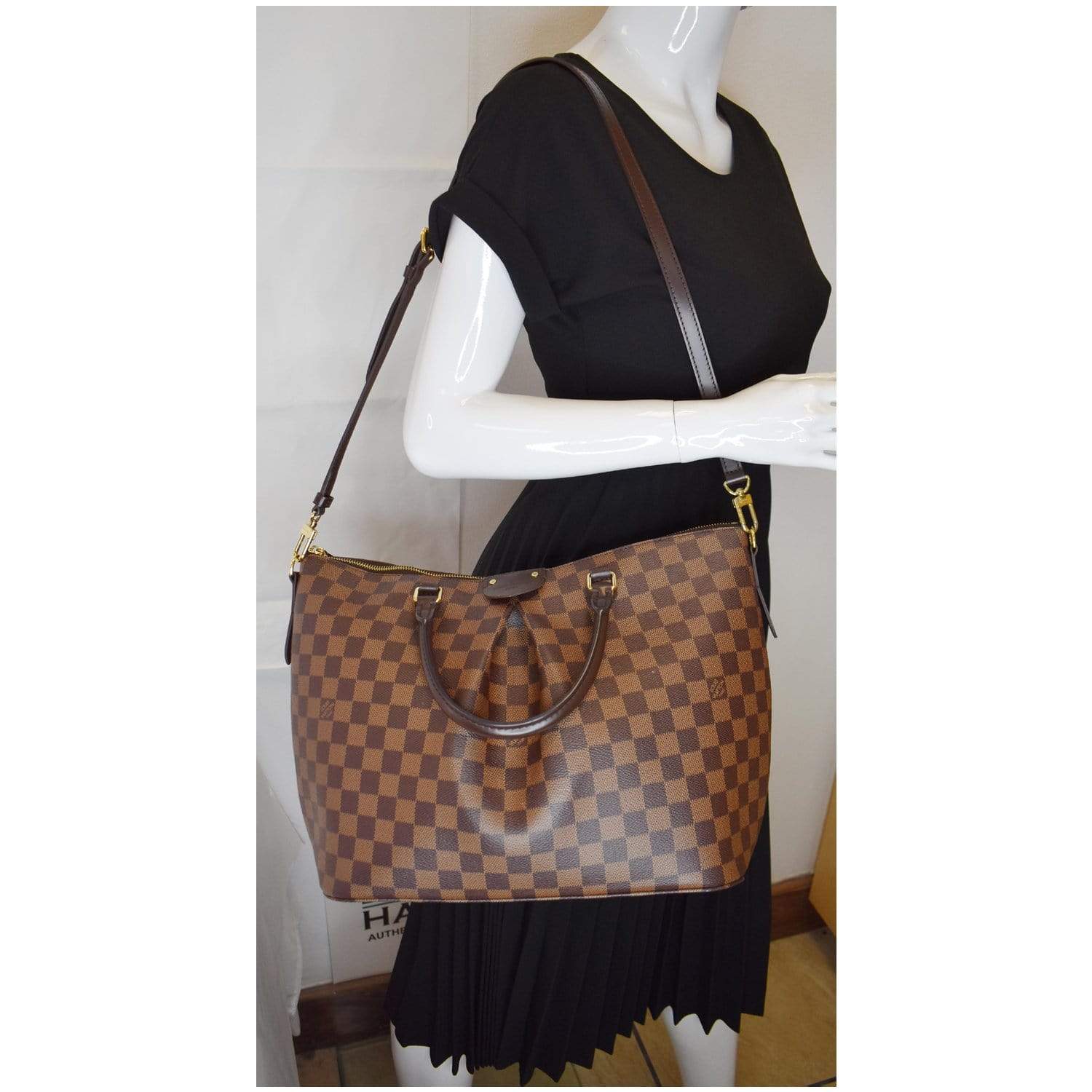 Louis Vuitton, Bags, Louis Vuitton Siena Mm Damier Ebene Shoulder Bag  Brown