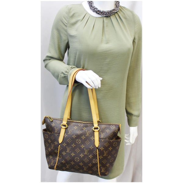 LOUIS VUITTON Totally PM Monogram Canvas Shoulder Bag Brown