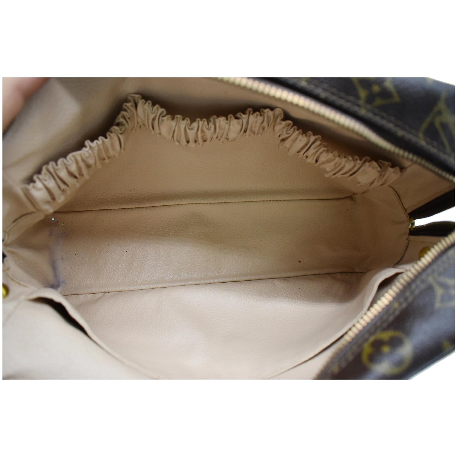 Trousse de toilette cloth vanity case Louis Vuitton Brown in Cloth -  22634367