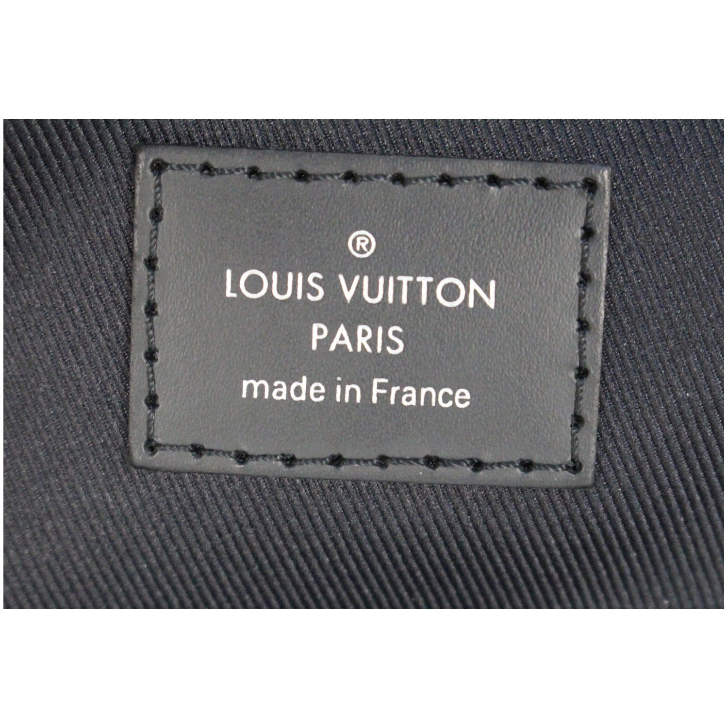ขายแล้วค่ะ Louis Vuitton Graphite Sling Bag มือสองสภาพสวย 2019