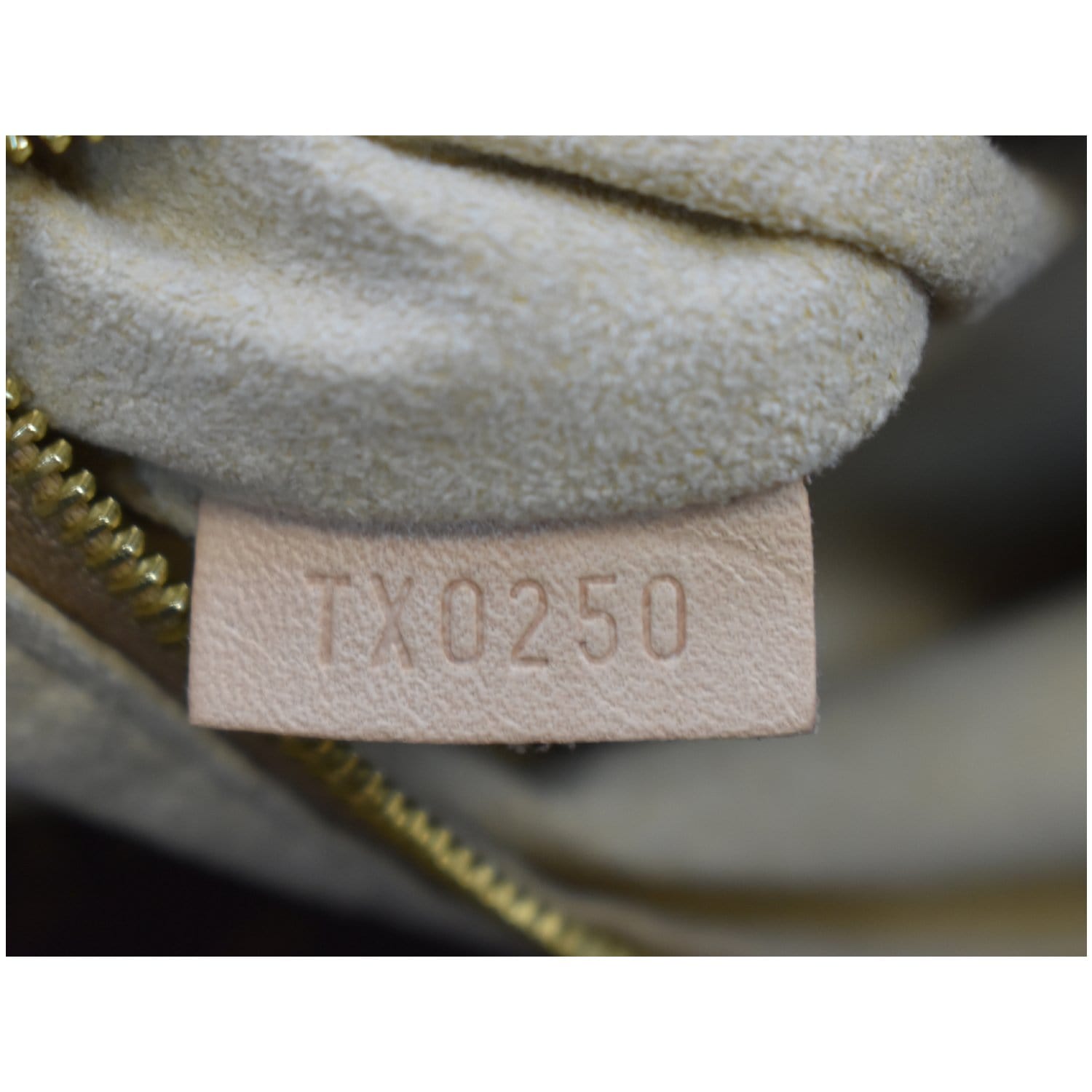 Artsy cloth handbag Louis Vuitton Brown in Cloth - 36825122