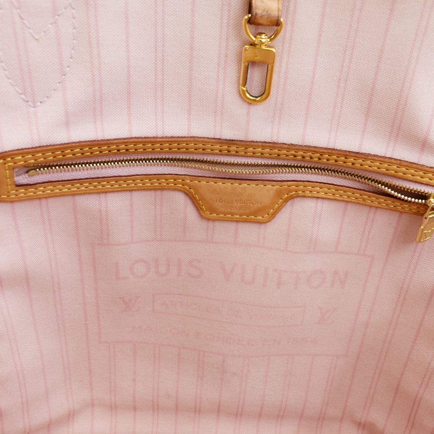 Louis Vuitton, Bags, Louis Vuitton Neverfull Mm Damier Azur White Pink  Inside Bags