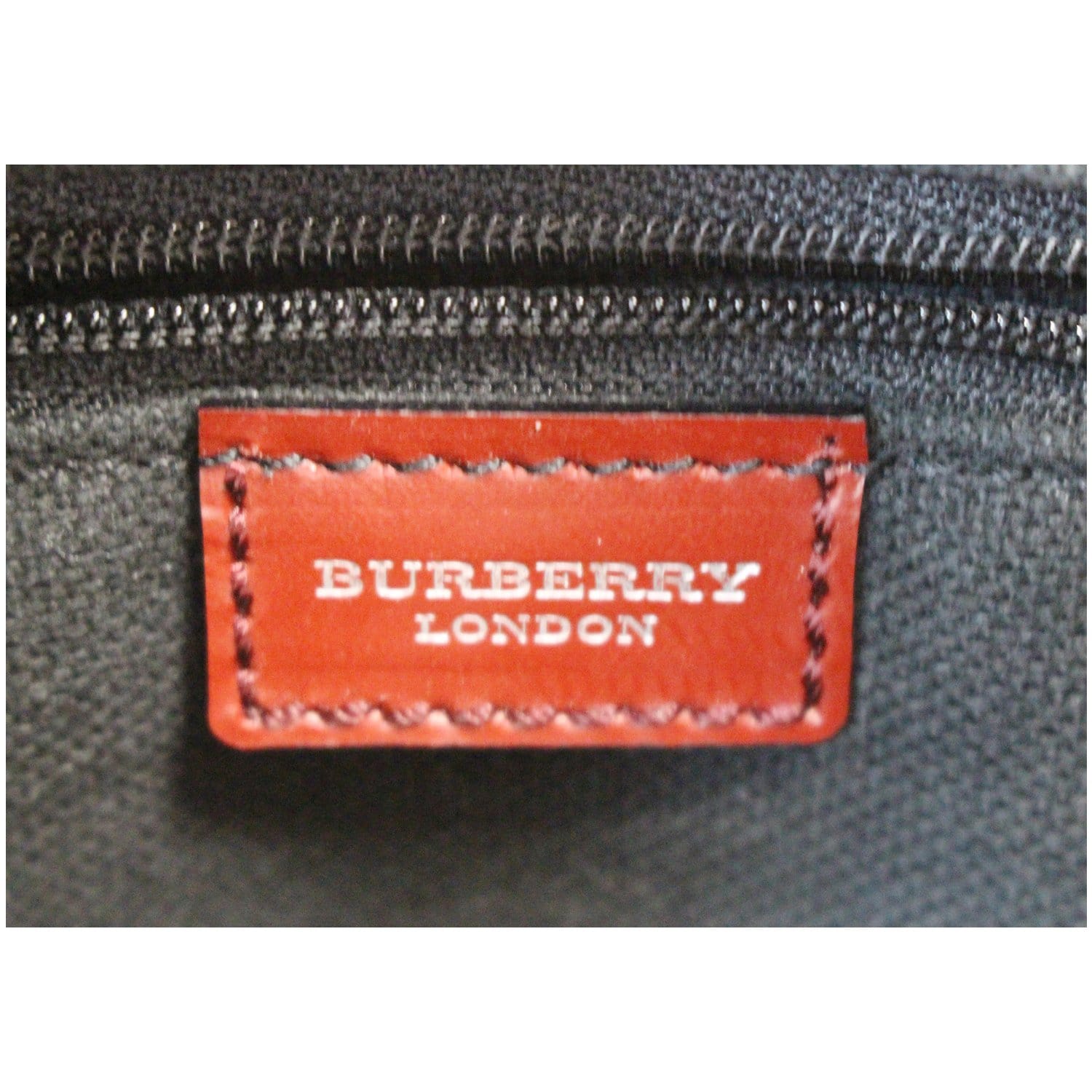burberry Haymarket Check Shoulder Bag red Cloth ref.667728 - Joli Closet