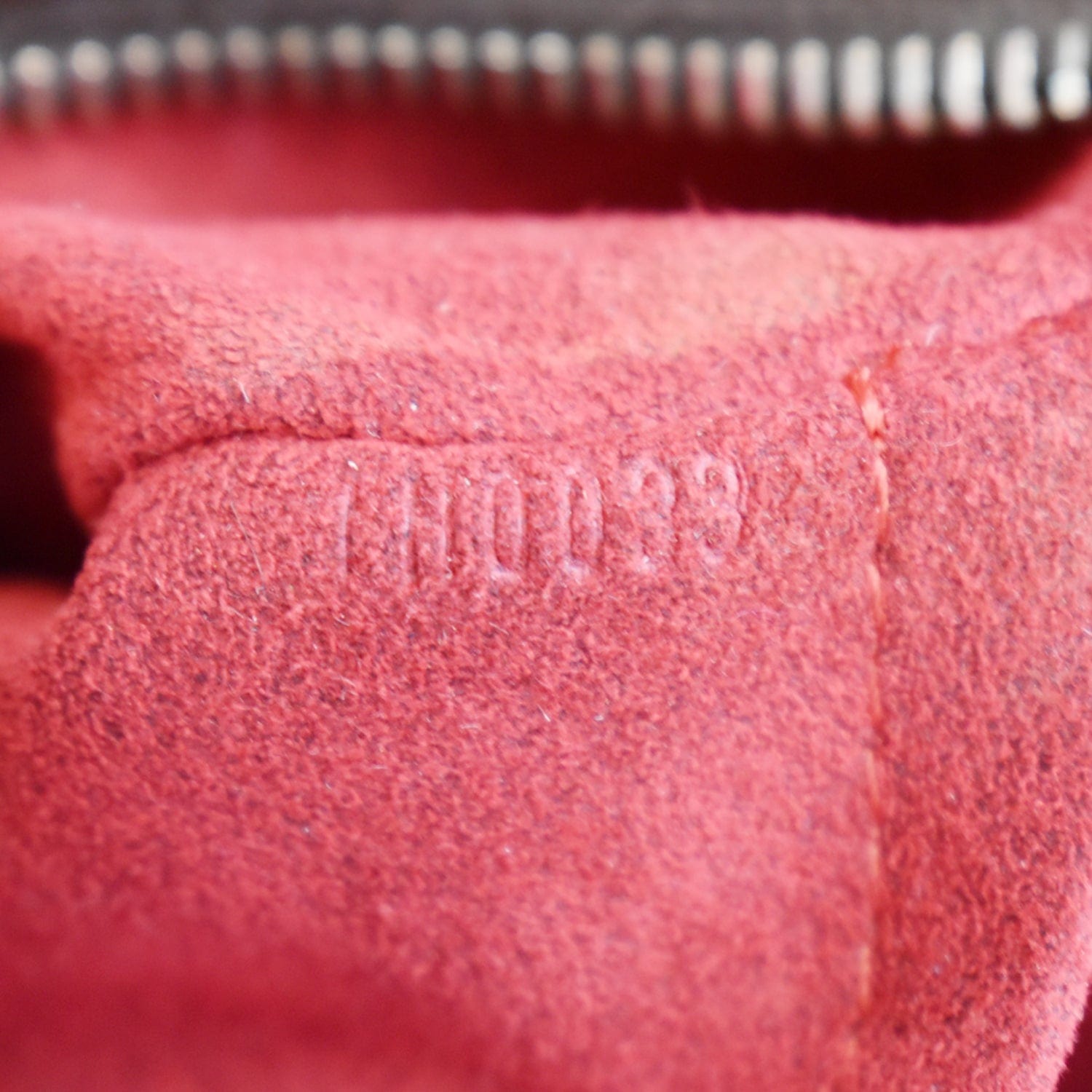 Croissant cloth handbag Louis Vuitton Brown in Cloth - 31349144