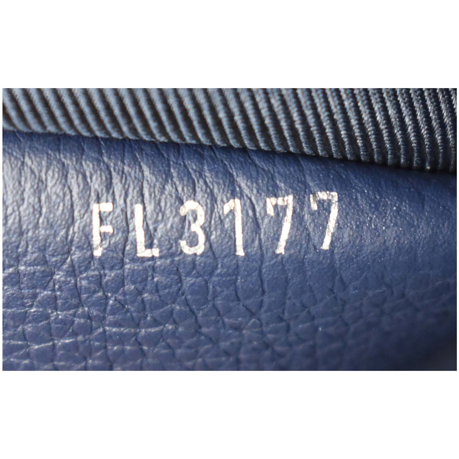 Louis-Vuitton Lockme clutch Olympe Blue