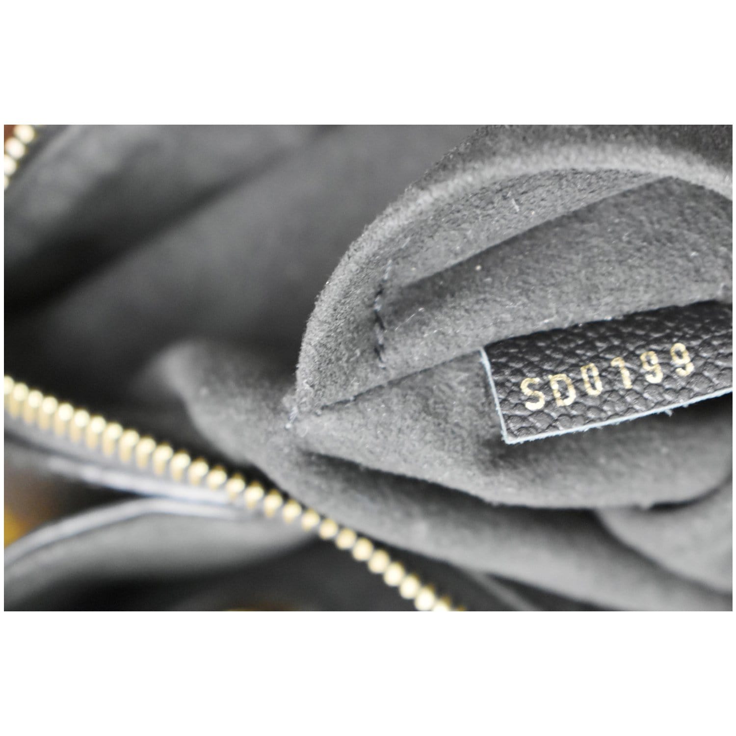 Louis Vuitton Surene MM - Monogram Black – Chicago Pawners & Jewelers