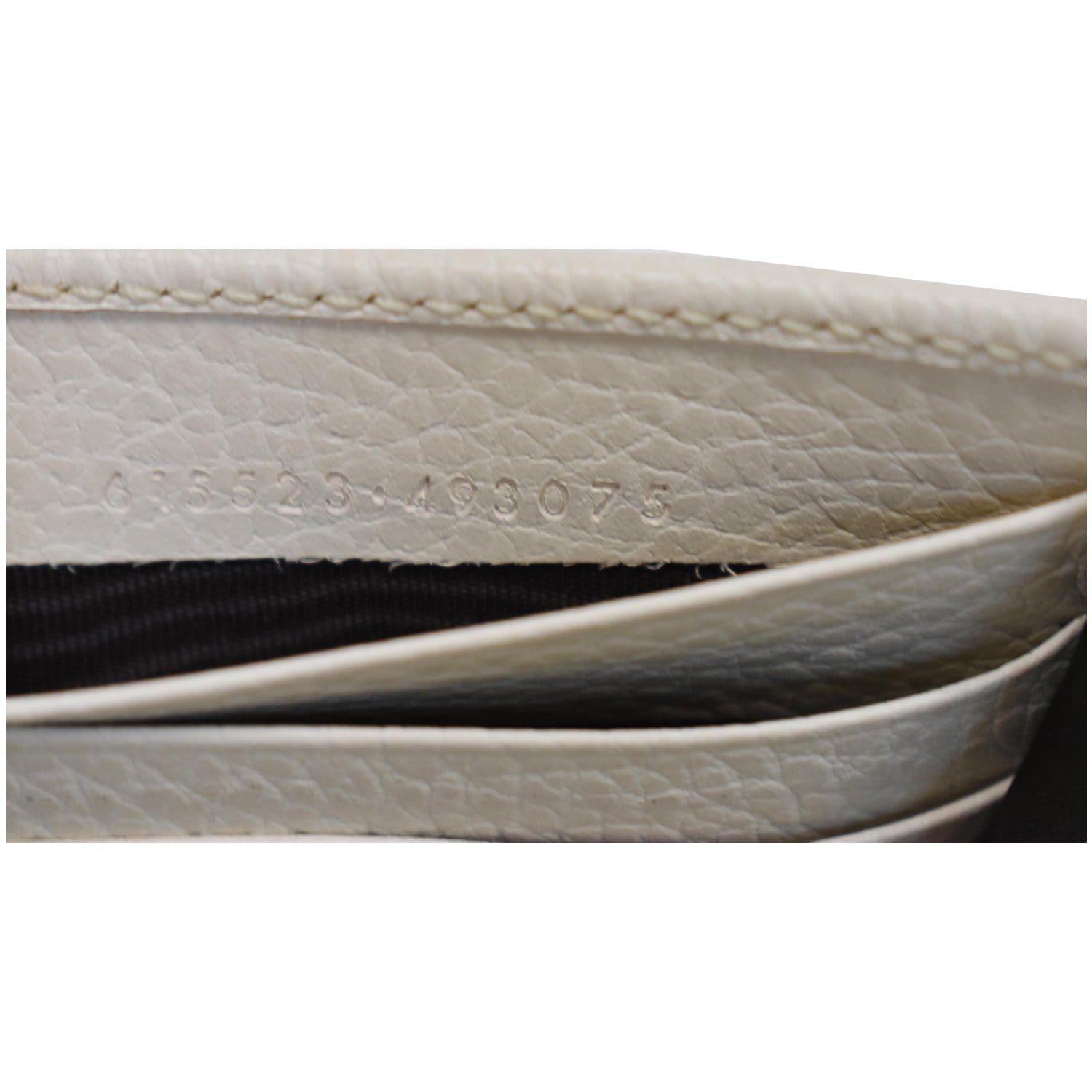 GUCCI GG Interlocking Pebbled Leather Crossbody Bag Ivory 615523