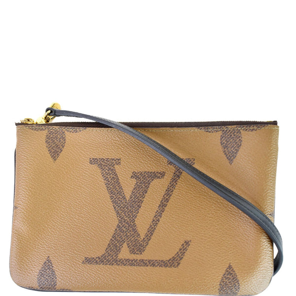What Fits inside of the Louis Vuitton Double Zip Pochette?? 