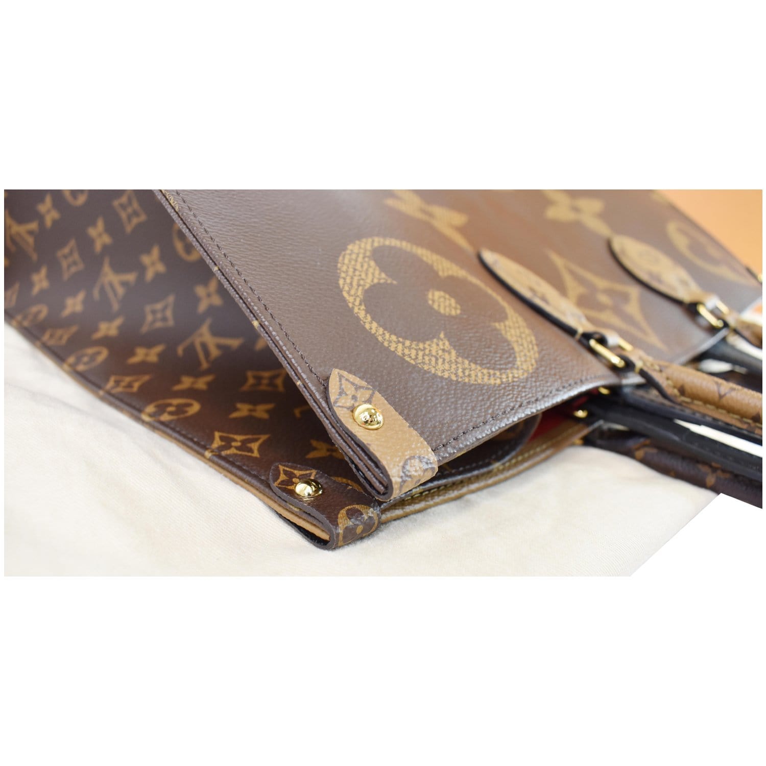 Louis Vuitton Brown Giant Reverse Monogram Coated Canvas OnTheGo MM Gold  Hardware, 2020 Available For Immediate Sale At Sotheby's