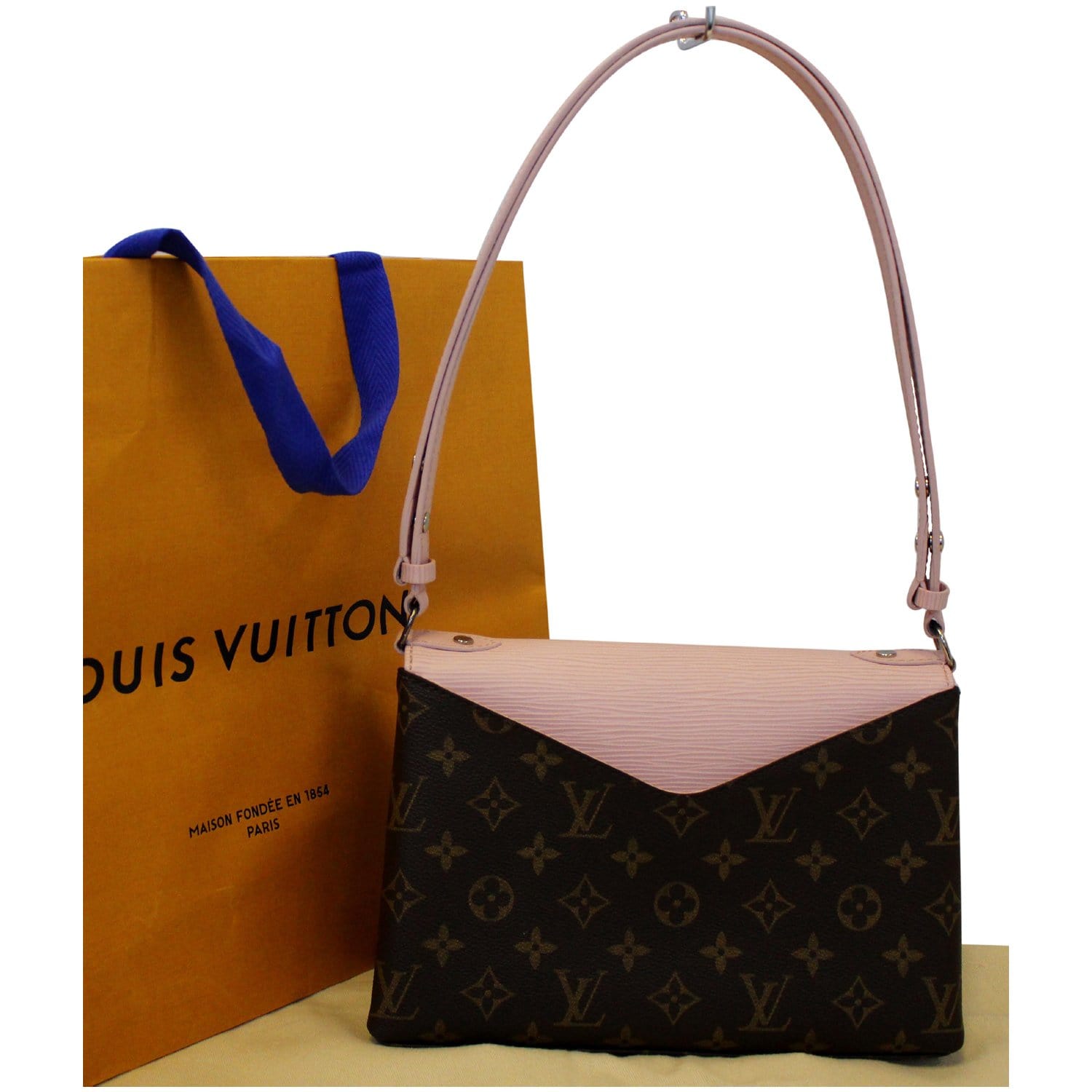 Gorgeous Louis Vuitton St Michel Bag, combination of Monogram