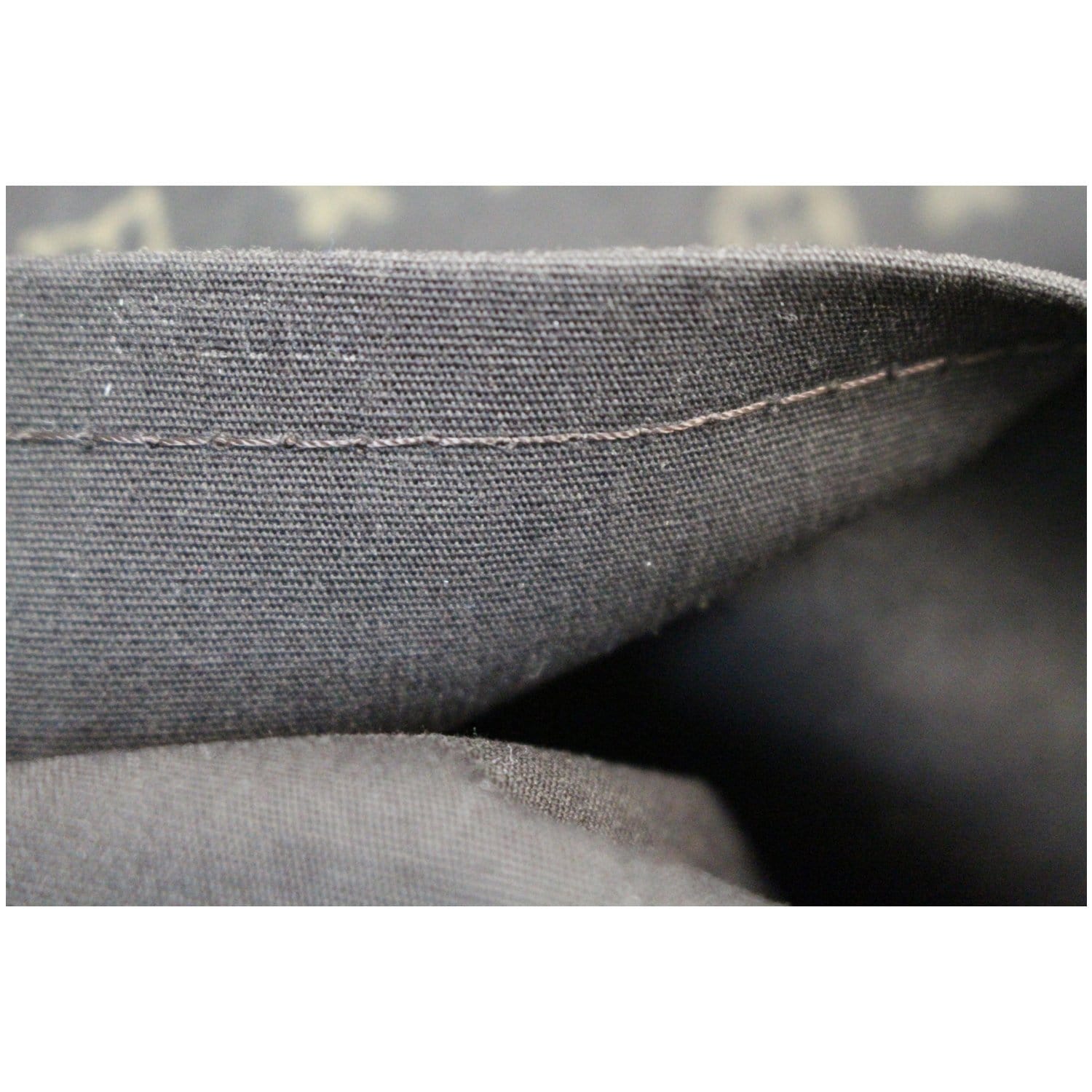 Louis Vuitton Monogram Mini Lin Manon PM - Grey Shoulder Bags, Handbags -  LOU644054