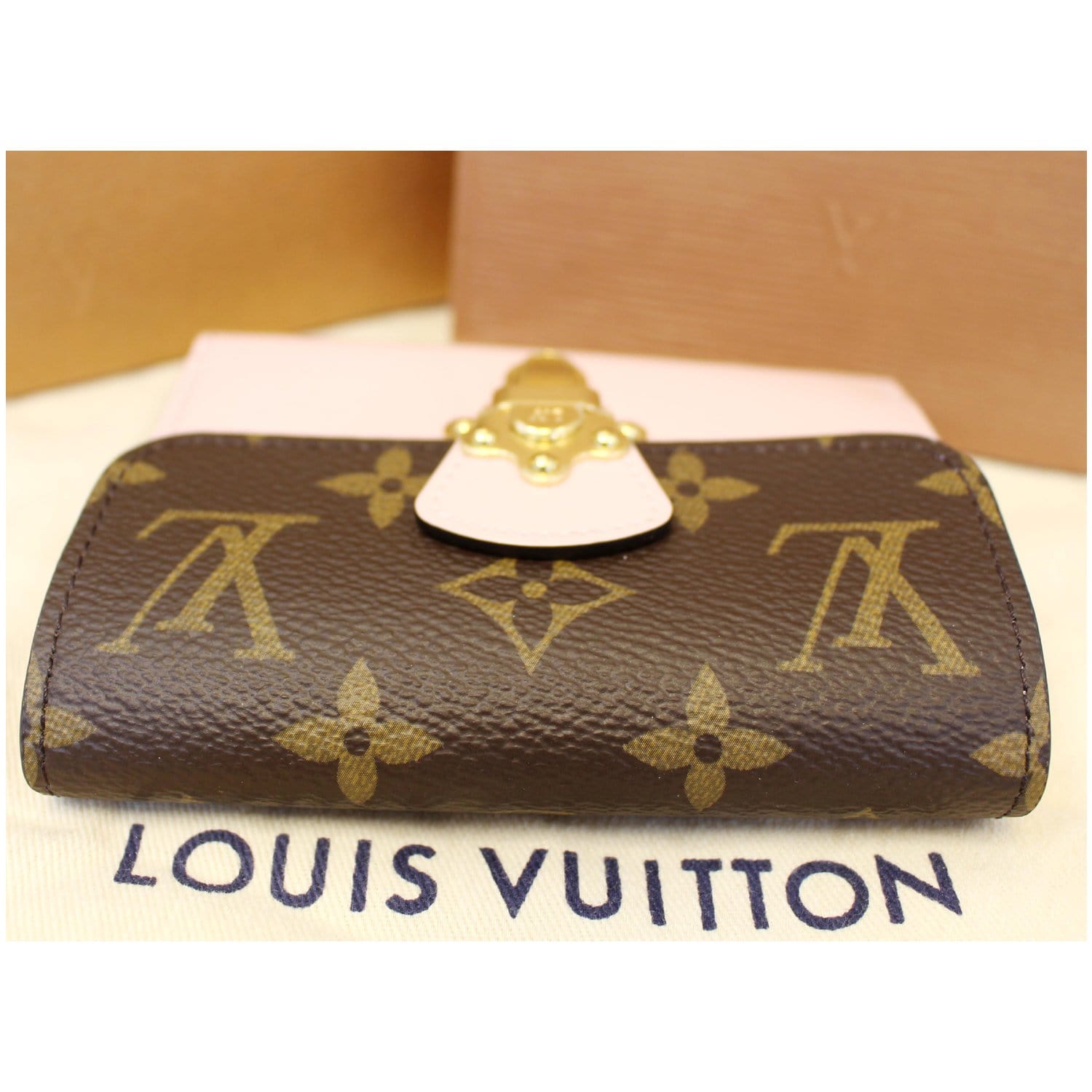 Louis Vuitton Rose Ballerine Capucines Compact Wallet – The Closet