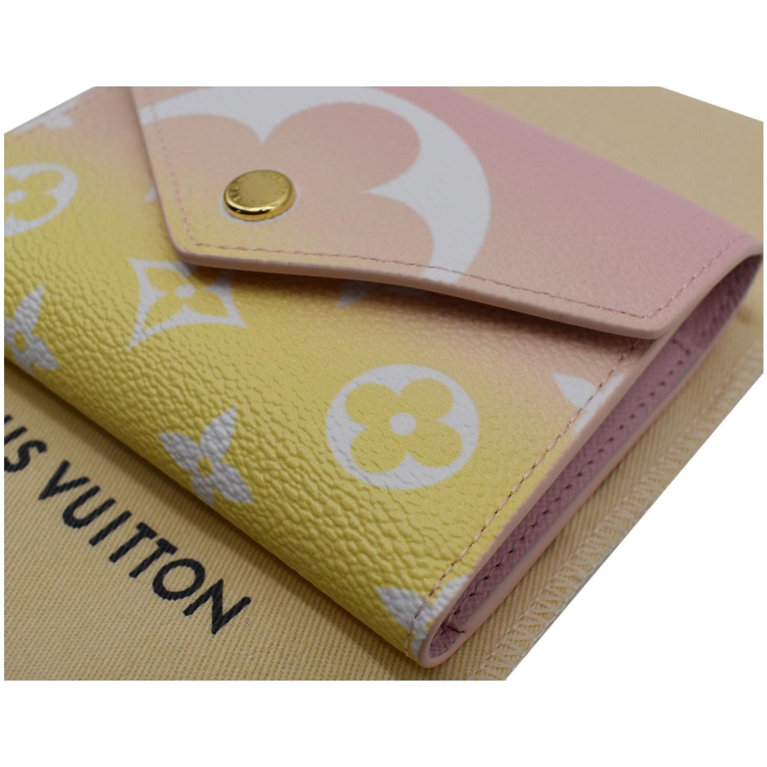 Louis Vuitton Rose Ombre Monogram Canvas By The Pool Victorine Compact  Wallet - Yoogi's Closet