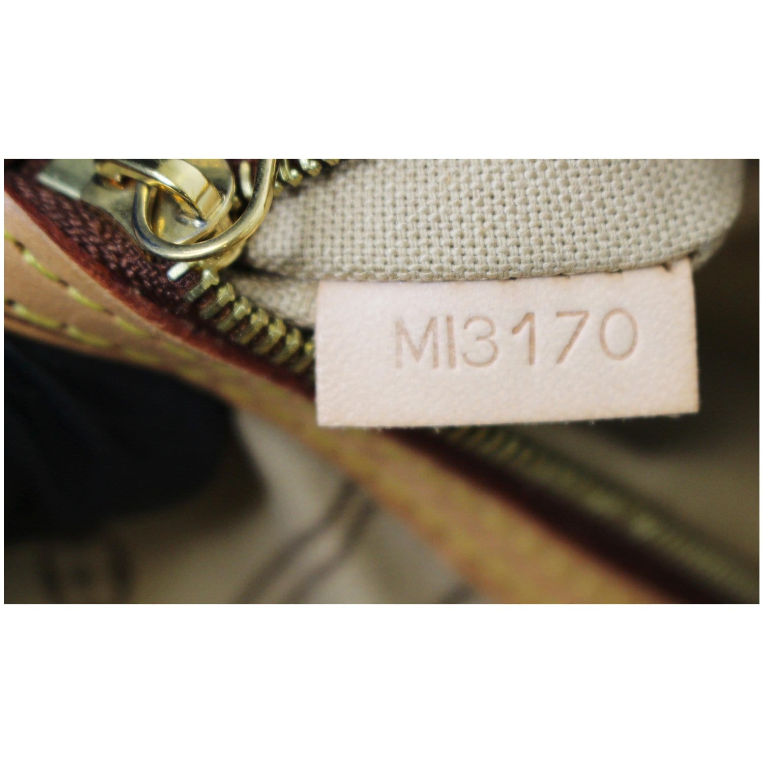 Louis Vuitton Monogram Canvas Delightful MM Shoulder Bag (SHF-21461) –  LuxeDH