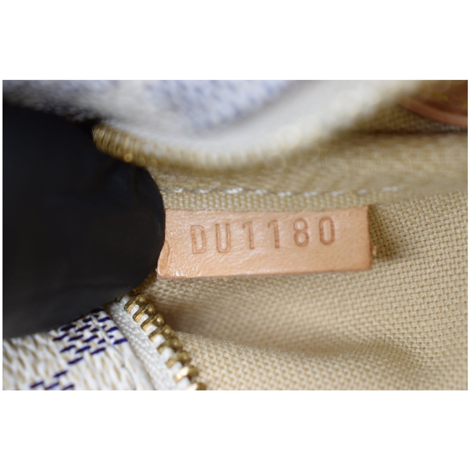 Eva cloth clutch bag Louis Vuitton White in Cloth - 34176480