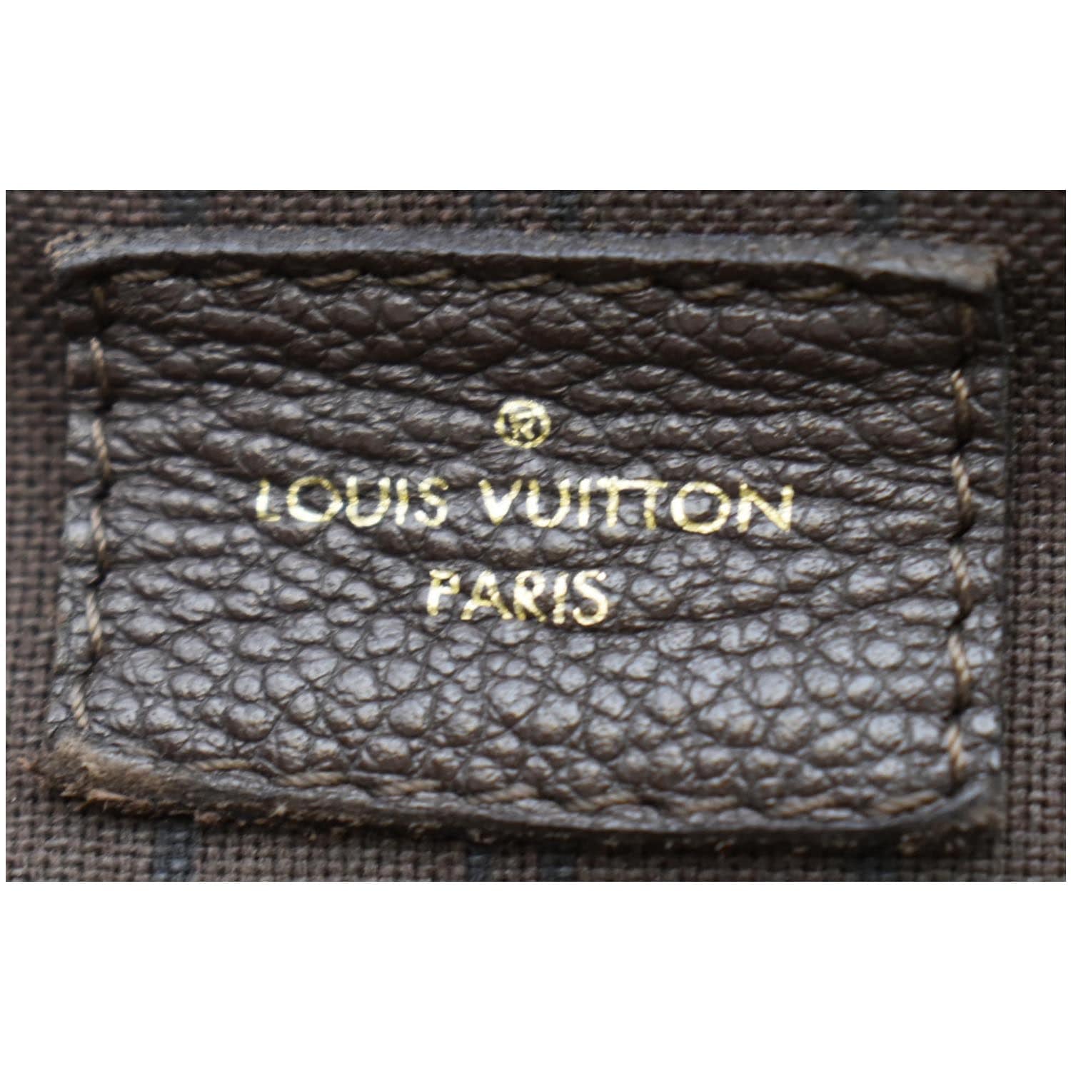 Lot 196 - Louis Vuitton Monogram Saumur 25