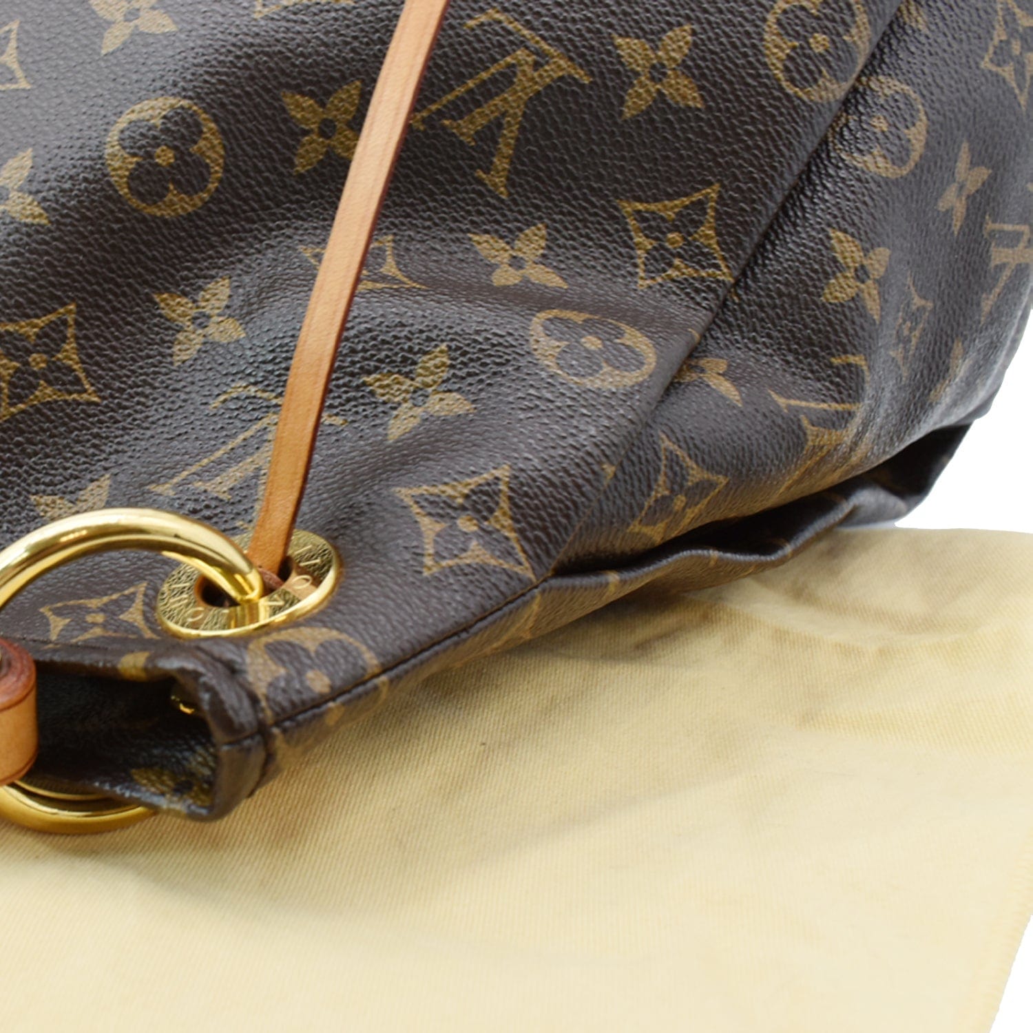 Pre-owned Louis Vuitton 2010 Monogram Artsy Mm Handbag In Brown