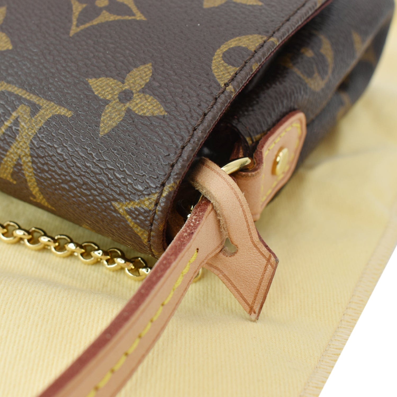 Fake vs Authentic  Louis Vuitton Monogram Toiletry Pouch 26